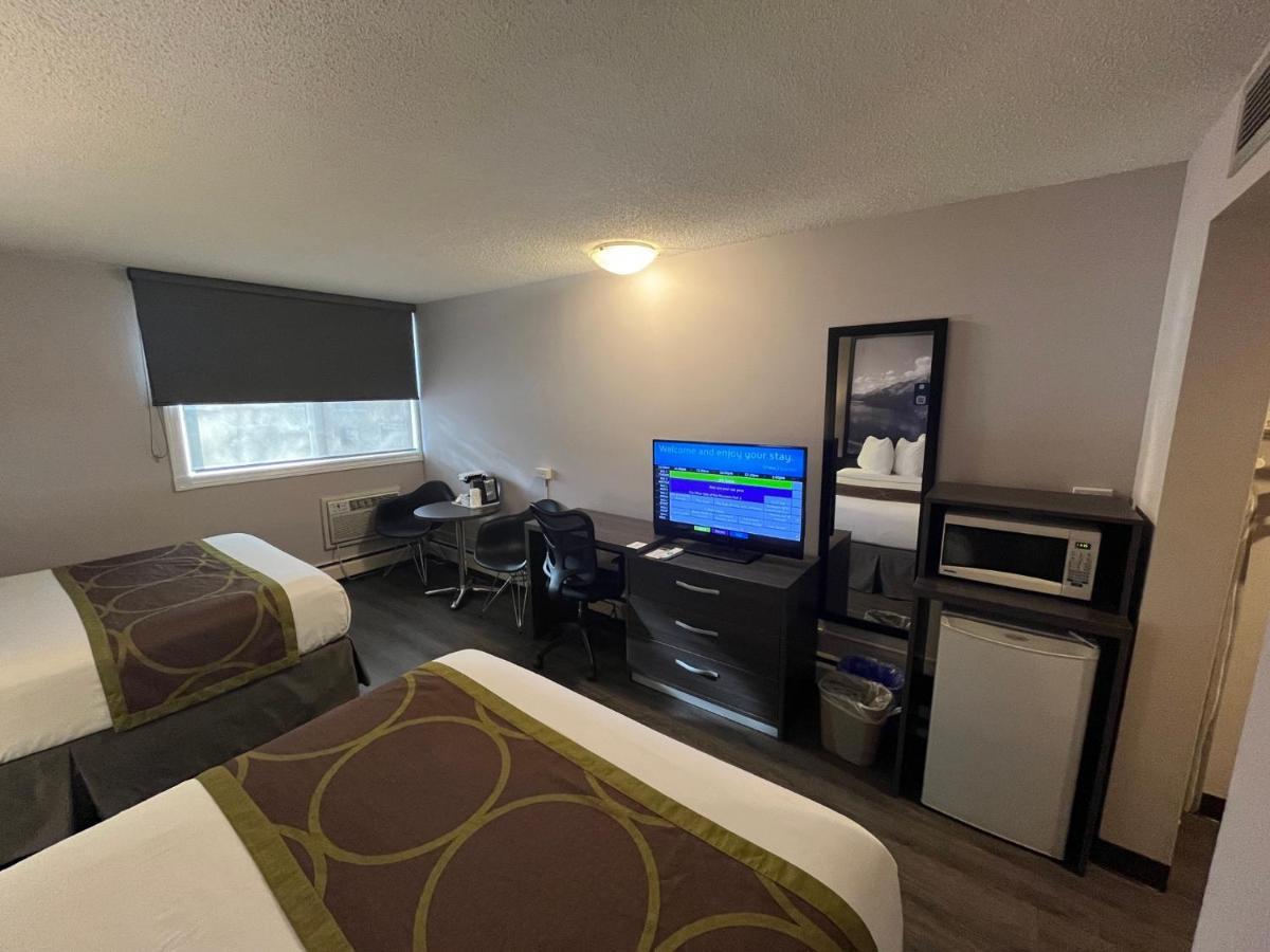 Super 8 By Wyndham Macleod Trail Calgary Hotel Ngoại thất bức ảnh